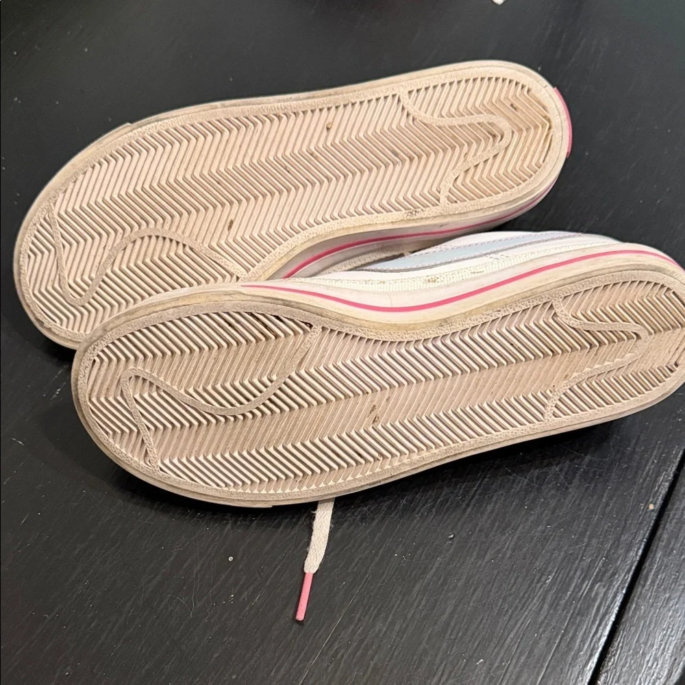 Nike Sneakers White and Light Blue and Hot Pink Accents in 5.5Y